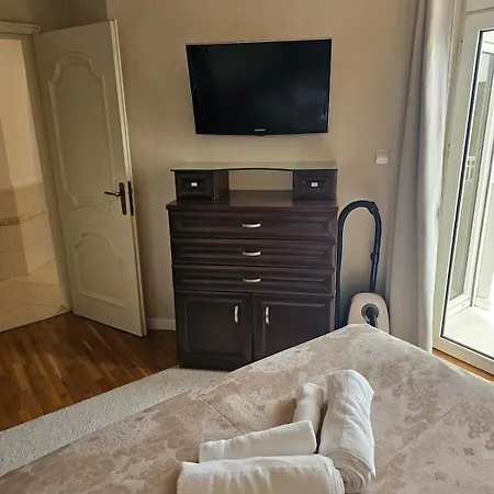 Opera - Classy - Center Of Town - 2 Bedroom דירה *