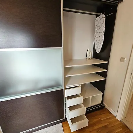 Opera - Classy - Center Of Town - 2 Bedroom וארנה