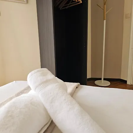 Opera - Classy - Center Of Town - 2 Bedroom * فارنا